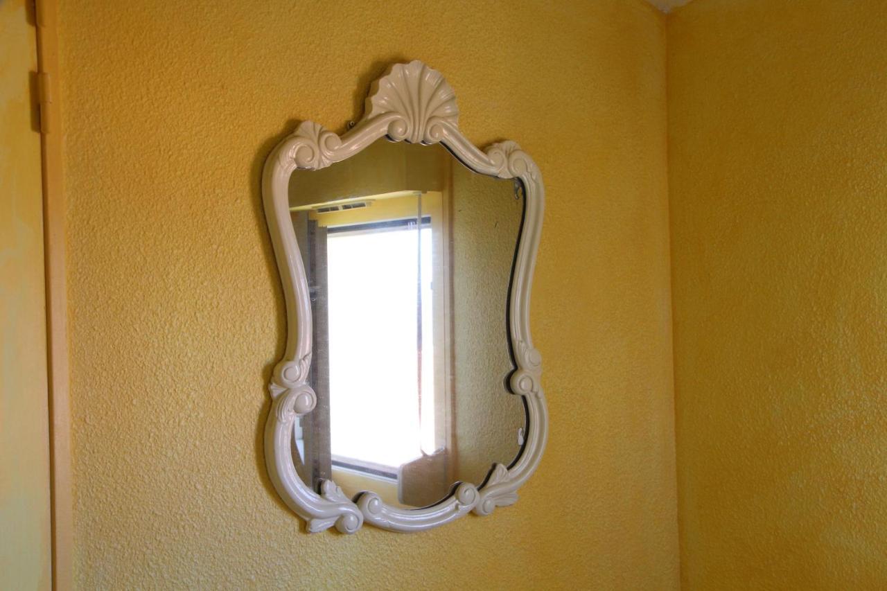 De La Couleur Aux Marquises Apartment La Londe-les-Maures Exterior photo
